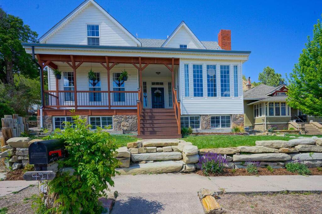 427 Topeka Ave - Photo 1