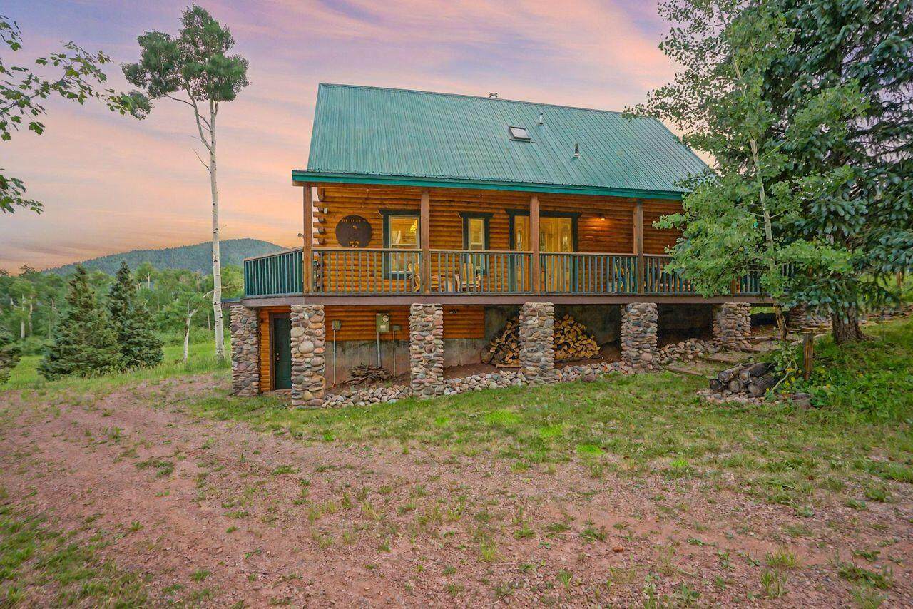 881 Panadero Loop - Photo 1