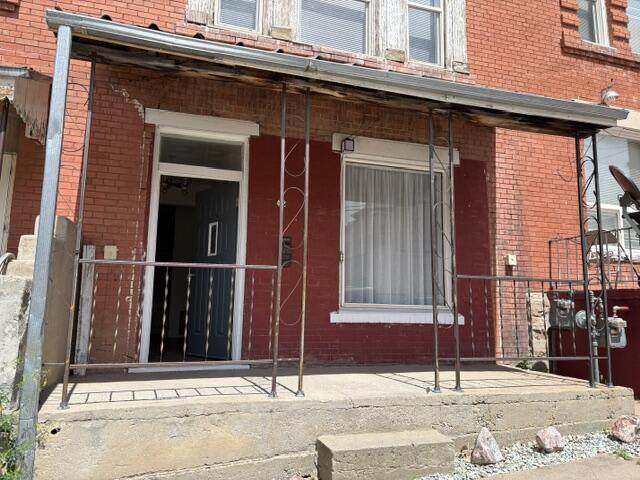 412 Maple St - Photo 1
