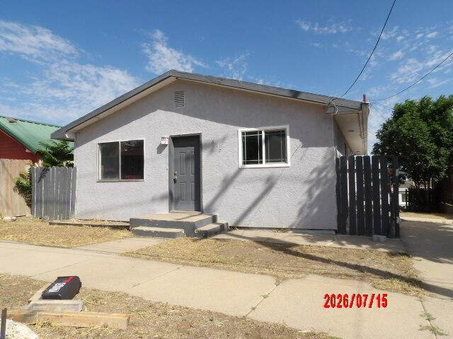 617 First St - Photo 1