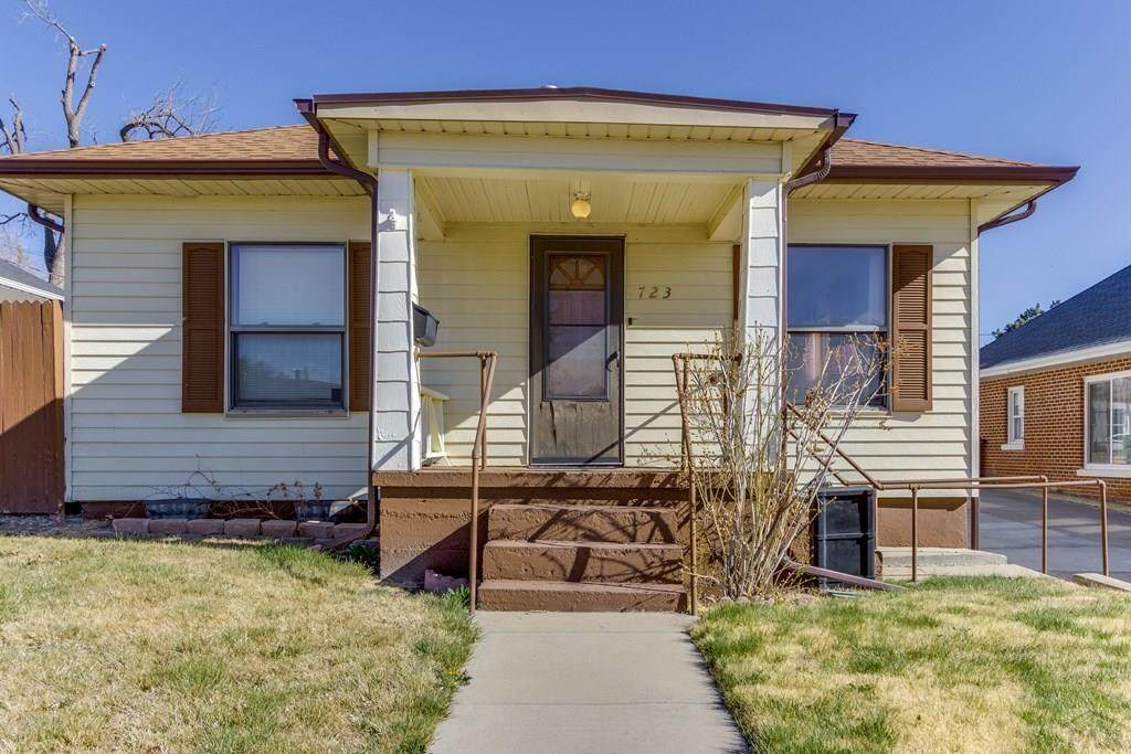 723 Park St - Photo 1