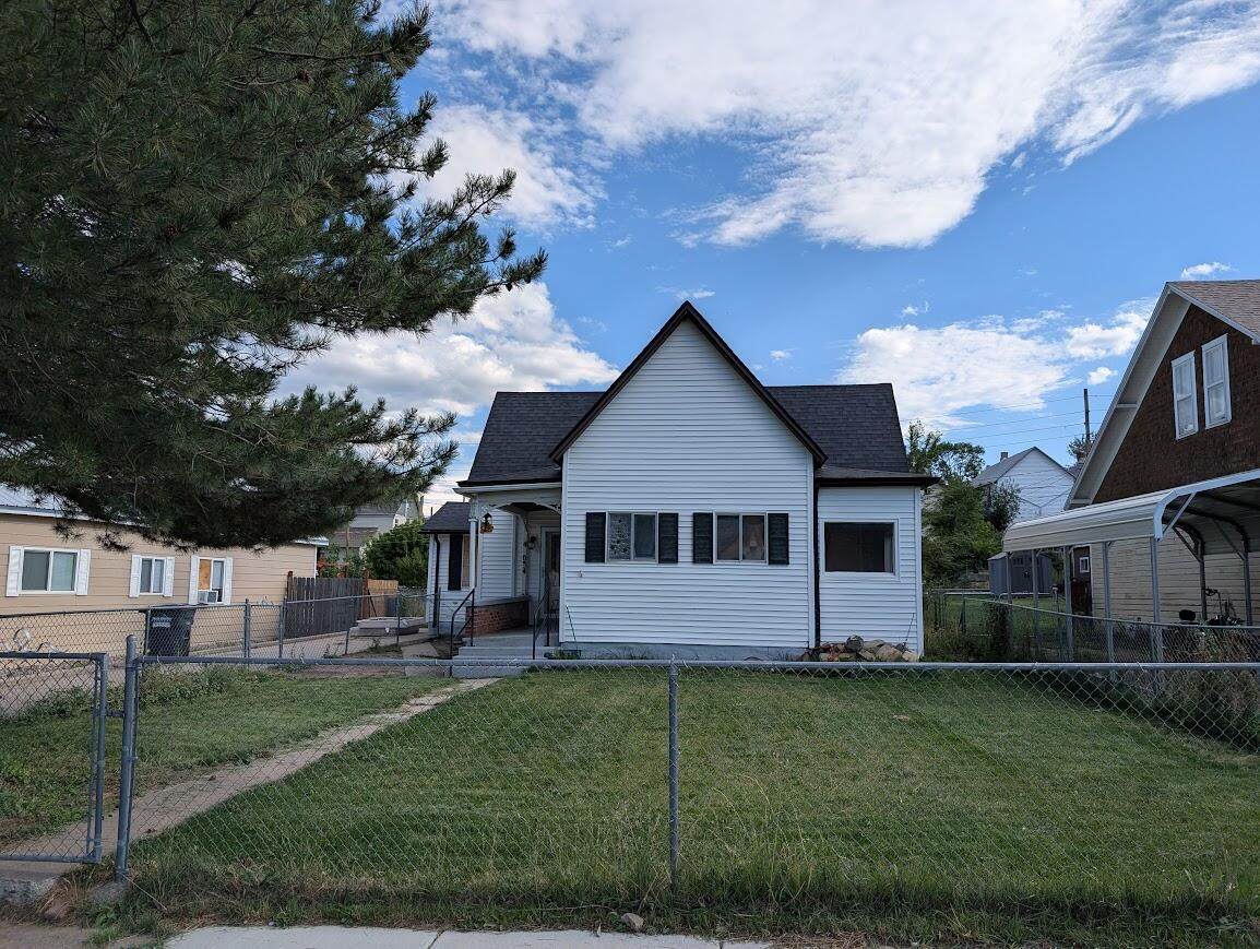 404 Kansas Ave - Photo 1