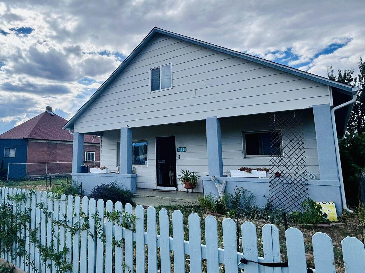 132 9th St - Photo 1