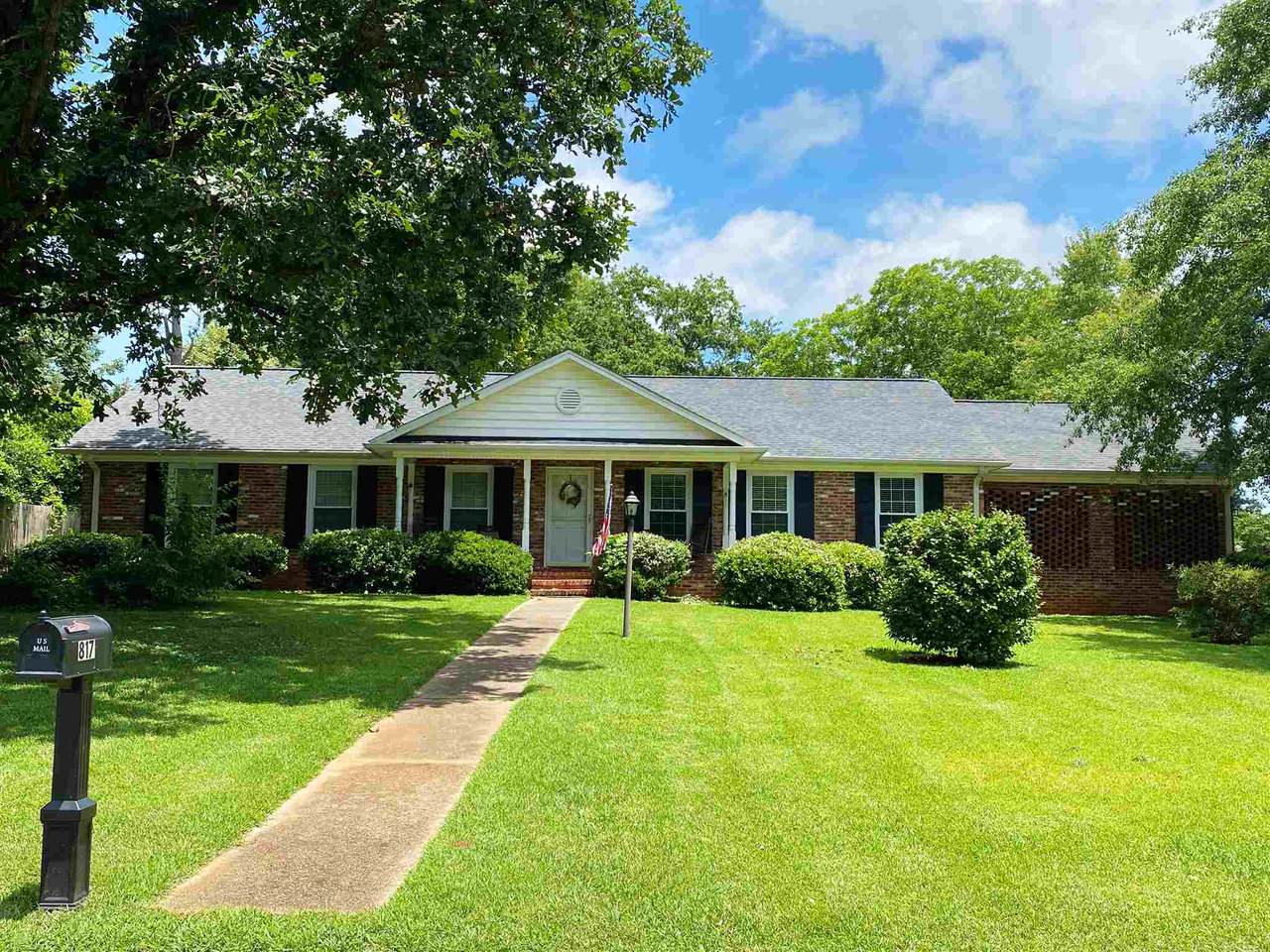 817 Thackston Drive - Photo 1