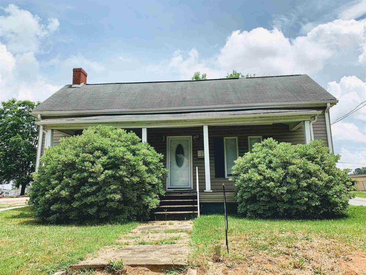 212 Logan St - Photo 1