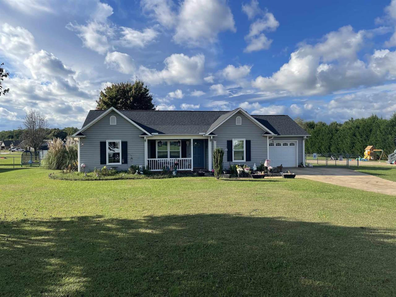 509 White Rose Lane - Photo 1