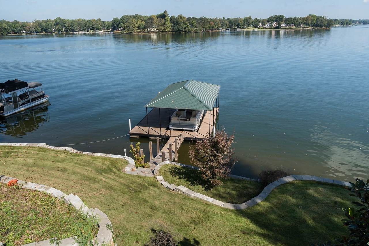 520 Hillside Drive - Photo 1