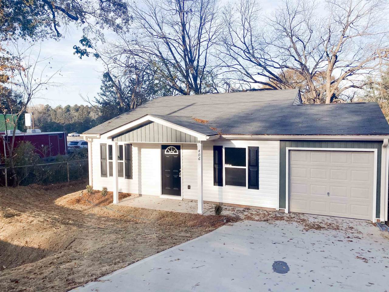 406 Dakota St - Photo 1