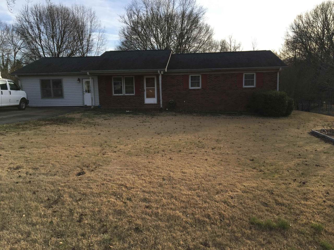 151 Twin Creek Drive - Photo 1