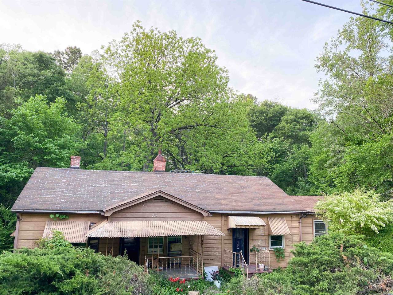 305 Duncan Avenue - Photo 1