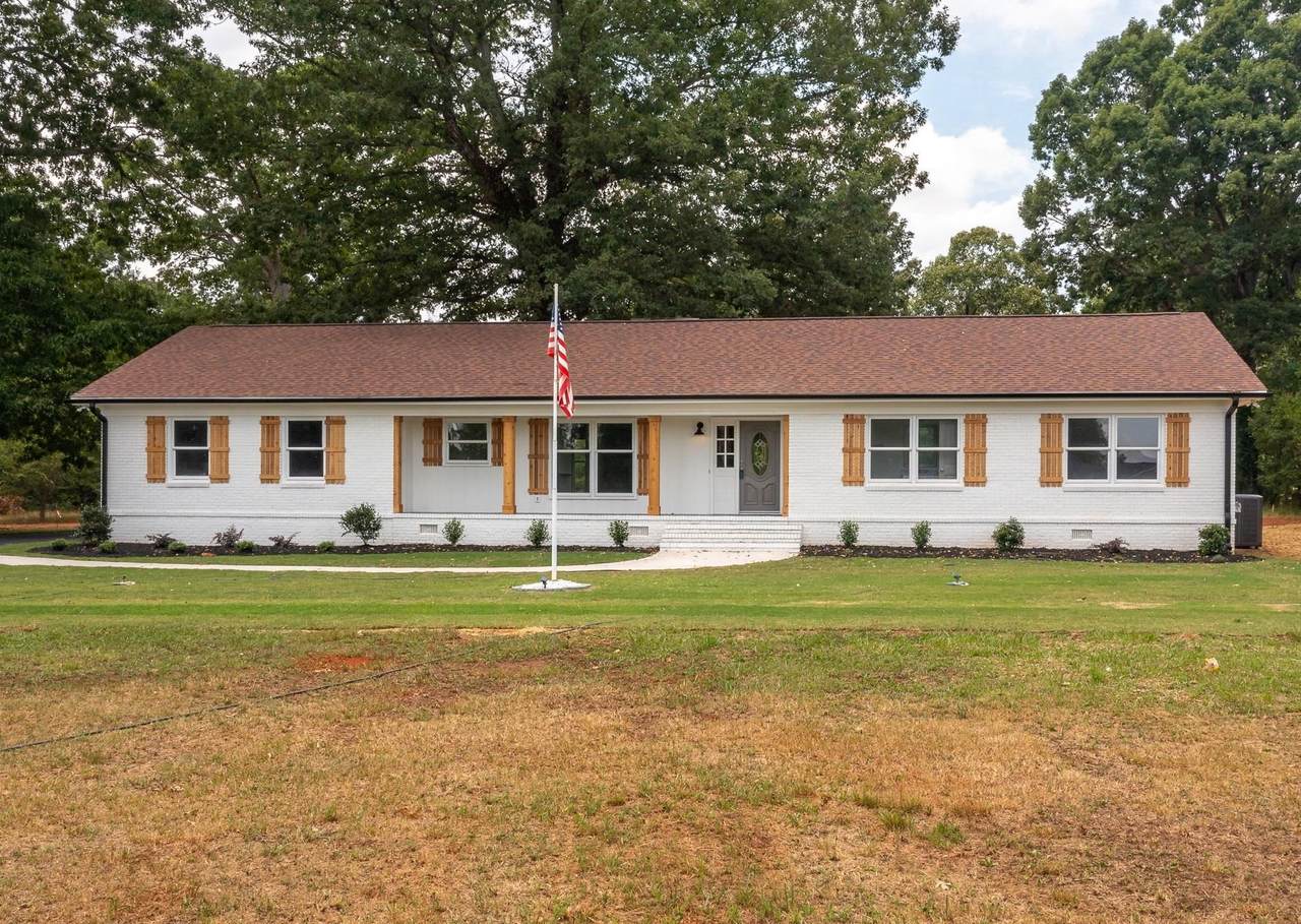142 Plemmons Road - Photo 1