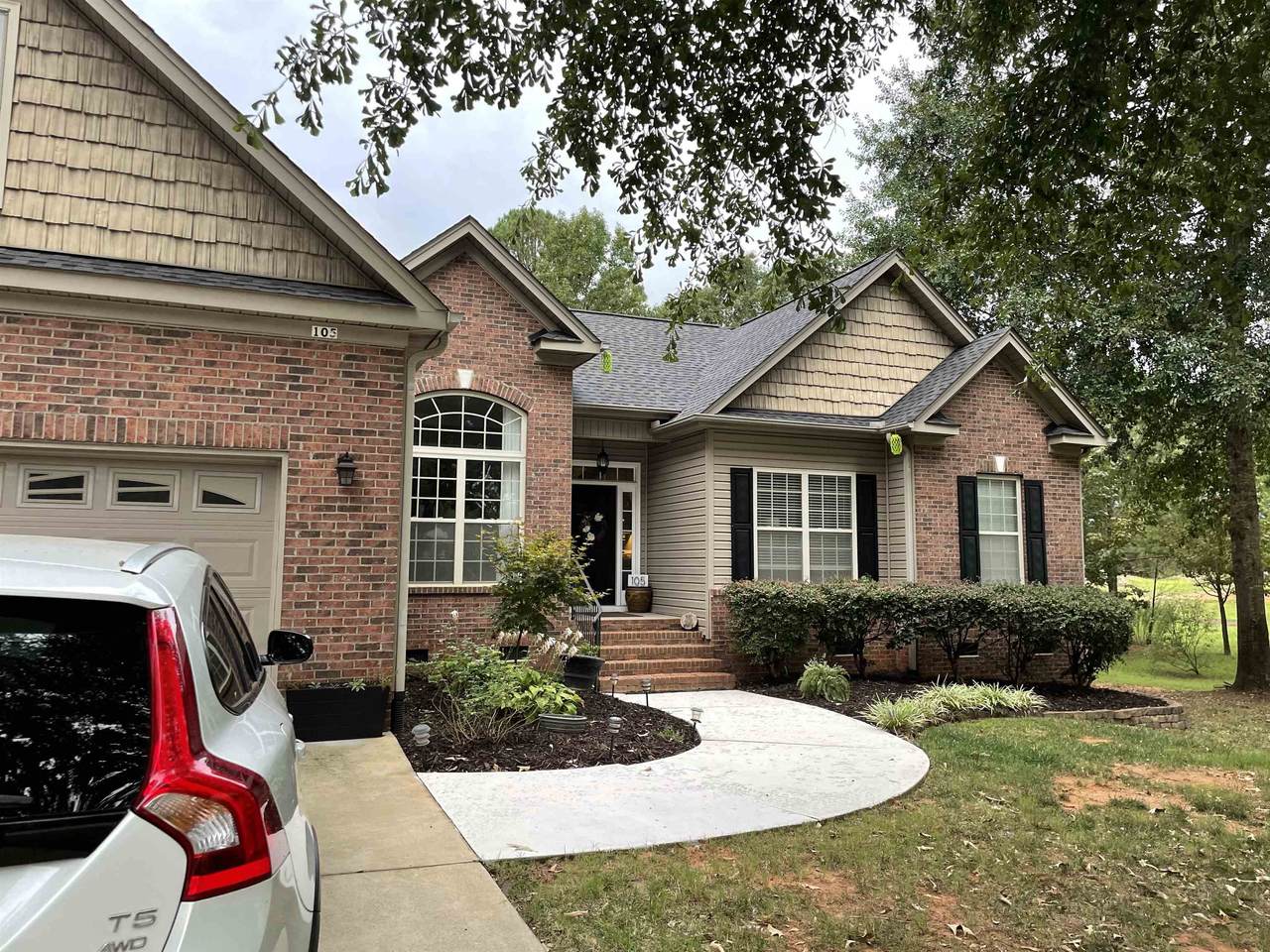 105 Holly Tree Circle - Photo 1