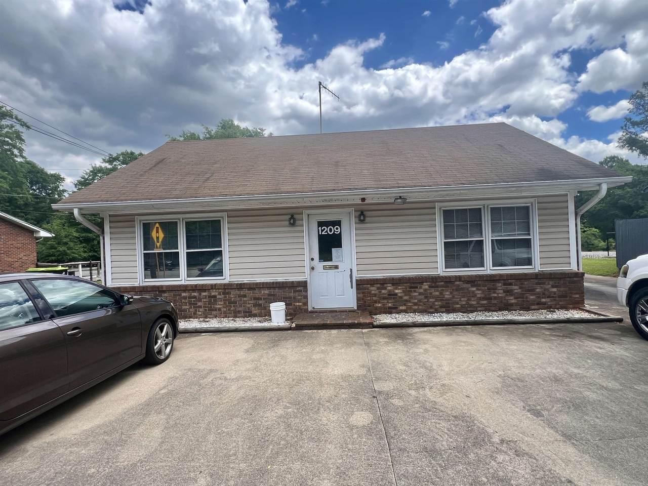 1209 Boiling Springs Road - Photo 1