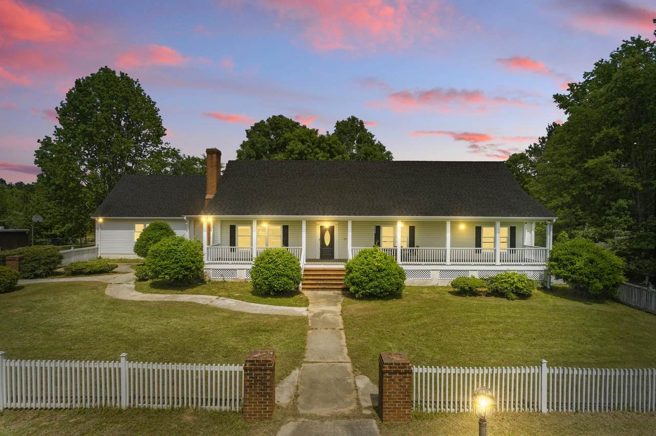 414 Giggle Drive - Photo 1