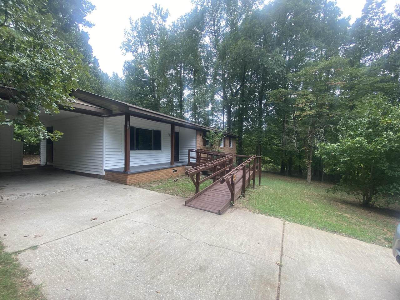 103 Westminister Circle - Photo 1