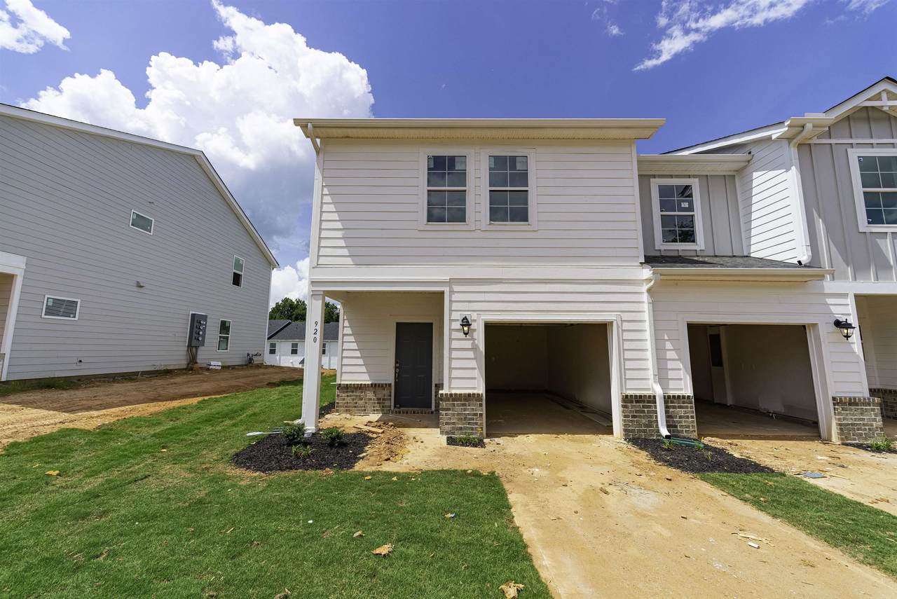 920 Yarn Way - Photo 1