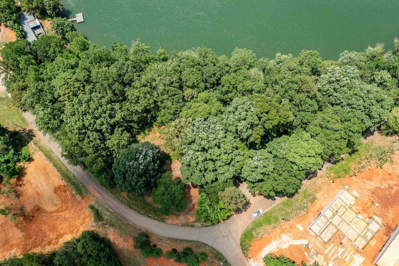 324 Skyline Drive - Photo 1