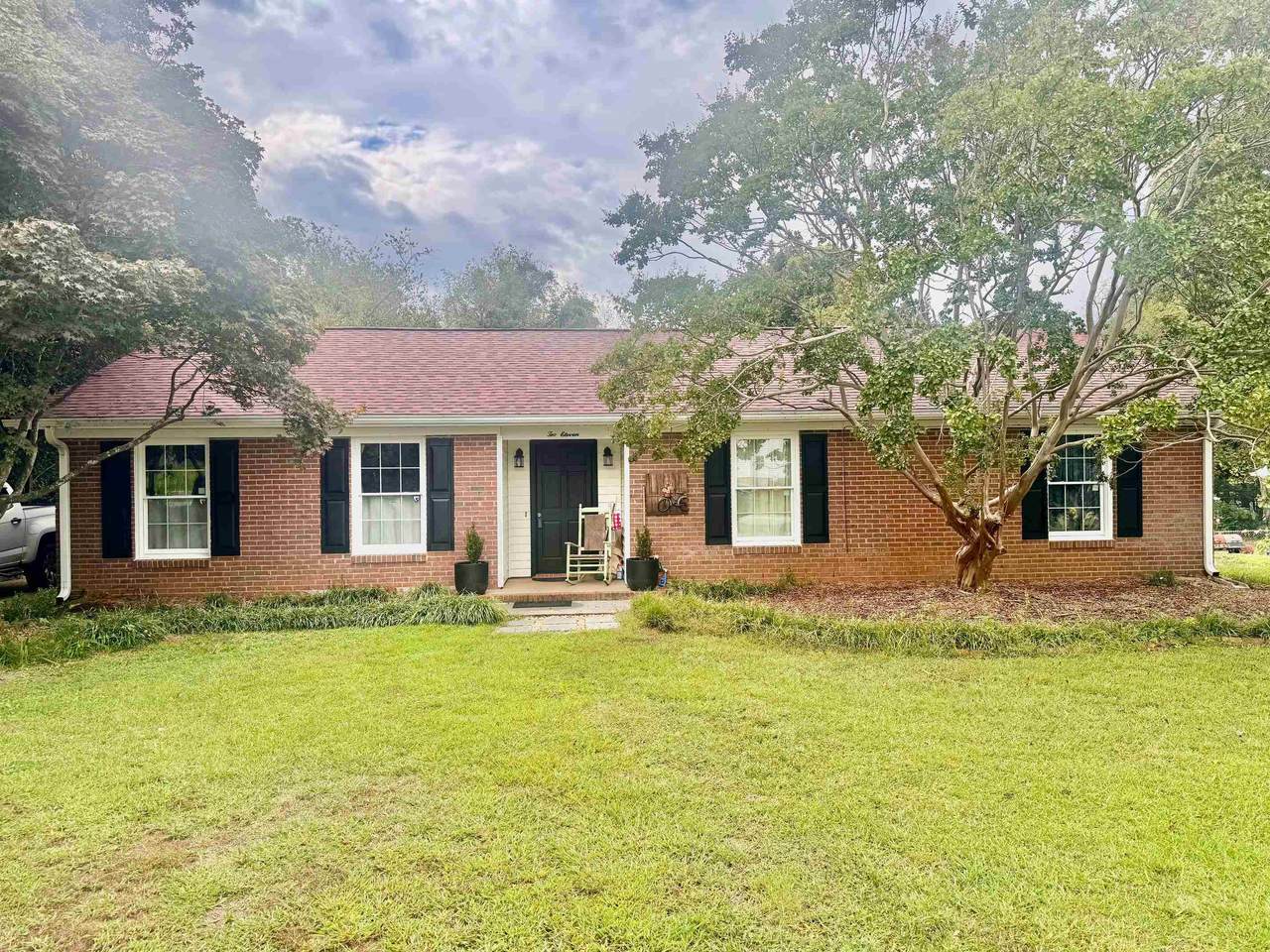 211 Vega Lane - Photo 1