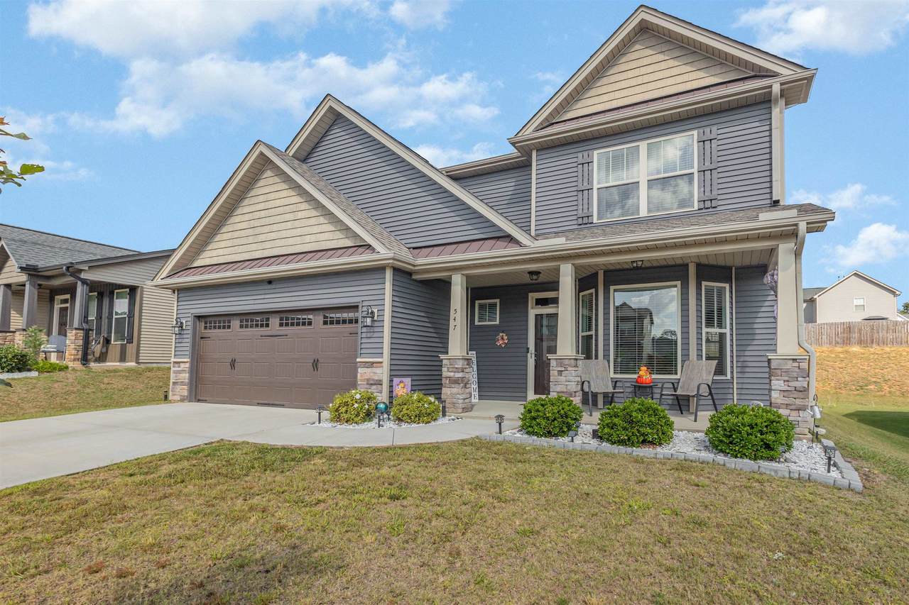 547 Chantry - Photo 1