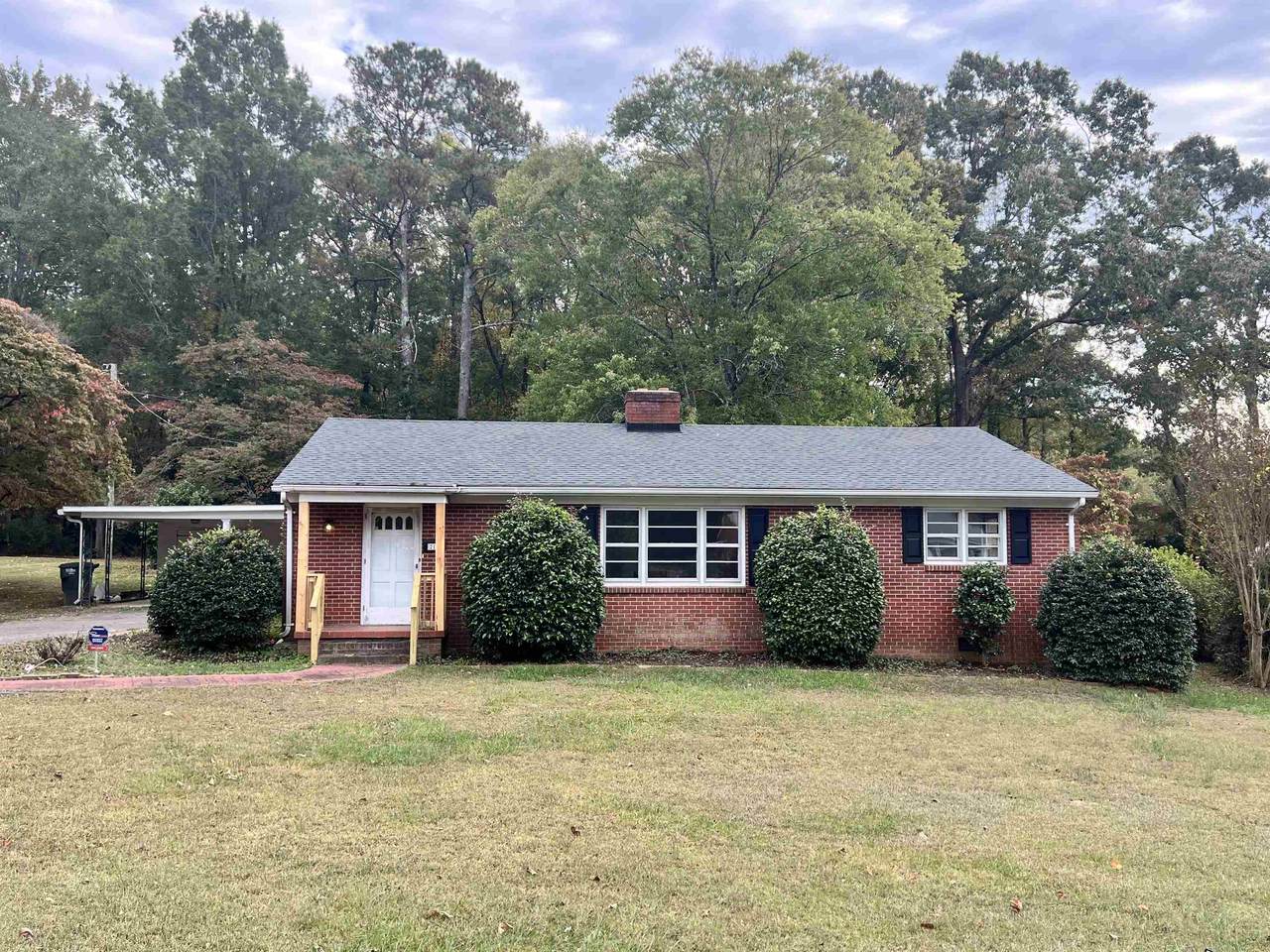 217 Hillcrest Drive - Photo 1