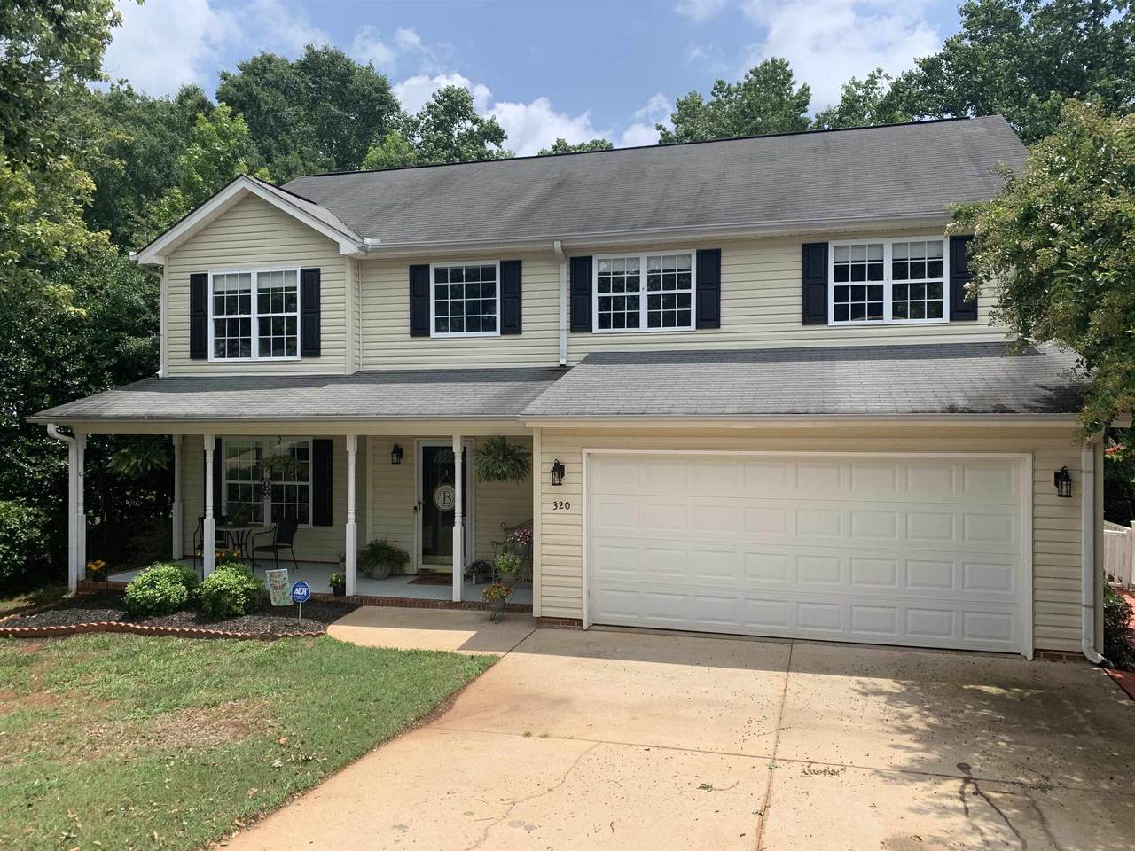 320 Red Fox Ln - Photo 1