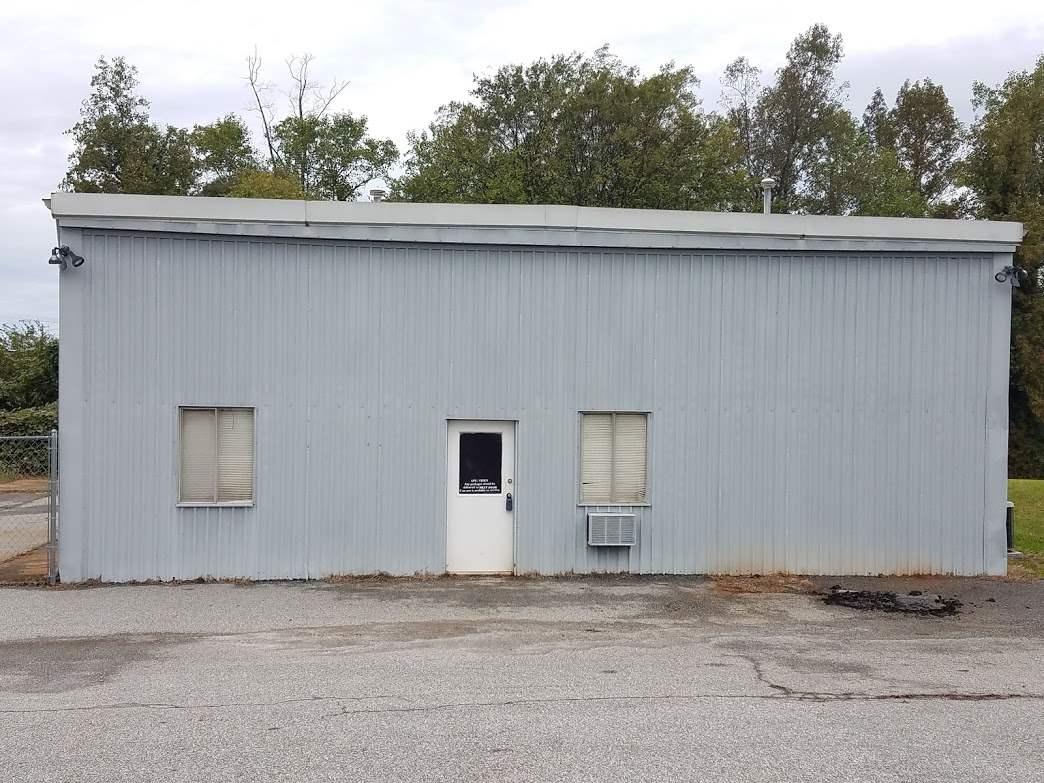 390 Huntington Dr - Photo 1