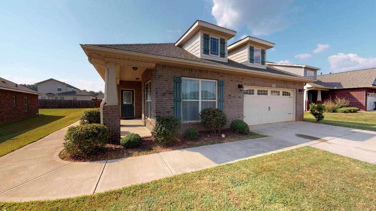 323 Huntwood Dr - Photo 1