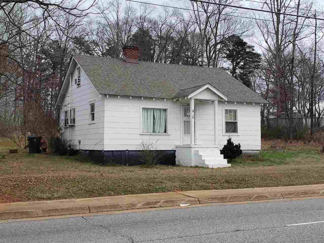 905 Main Street - Photo 1