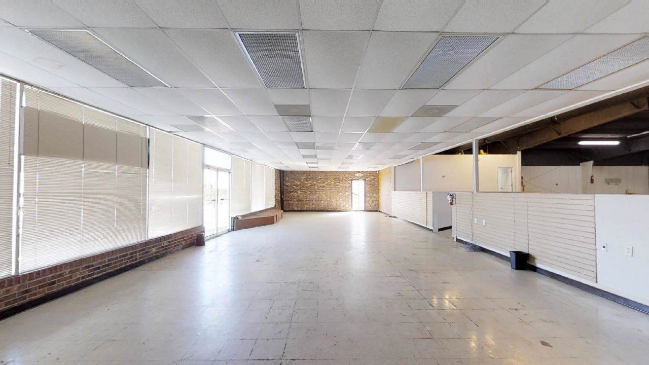 1220 Asheville Hwy - Photo 1