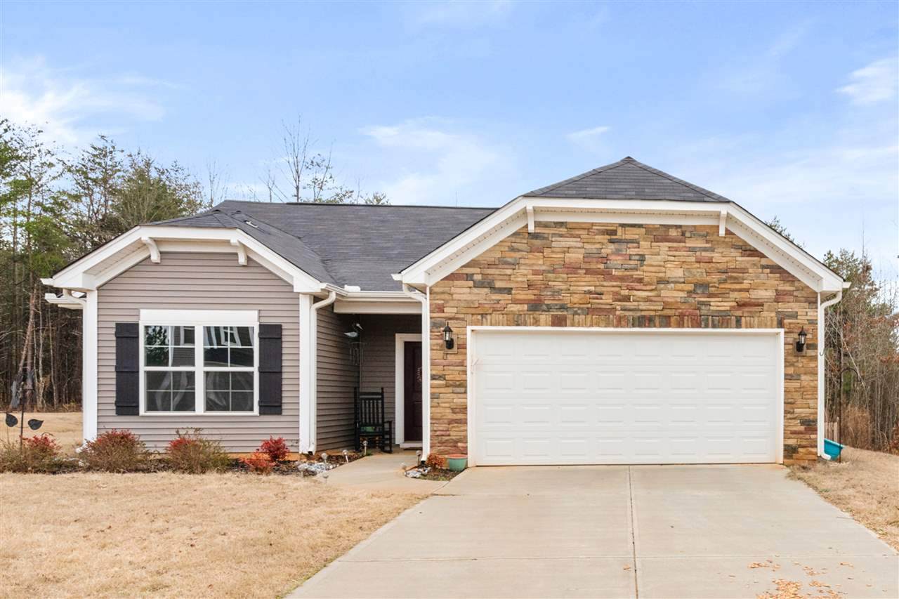 531 Beechcreek Drive - Photo 1