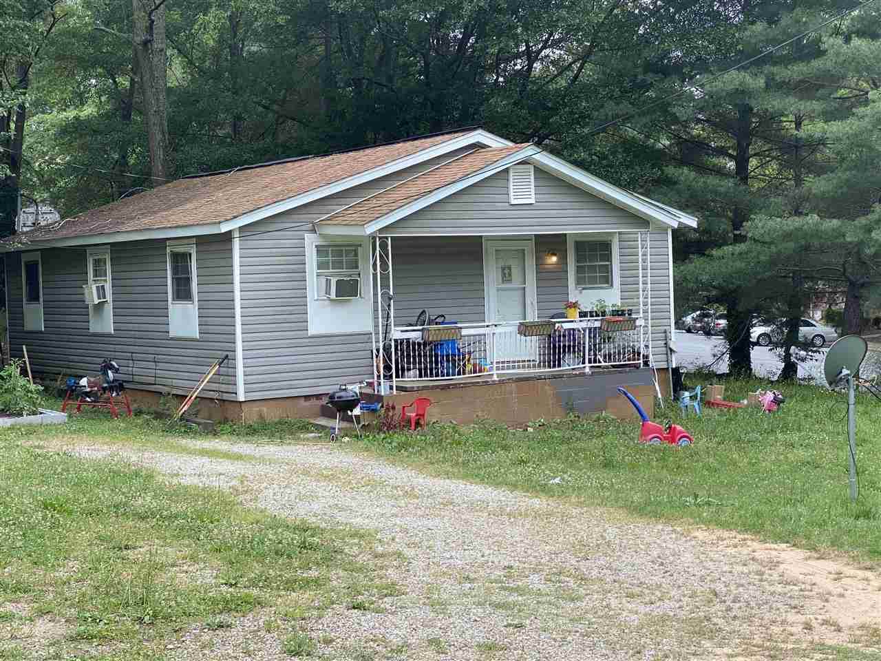 129 Foster Street - Photo 1