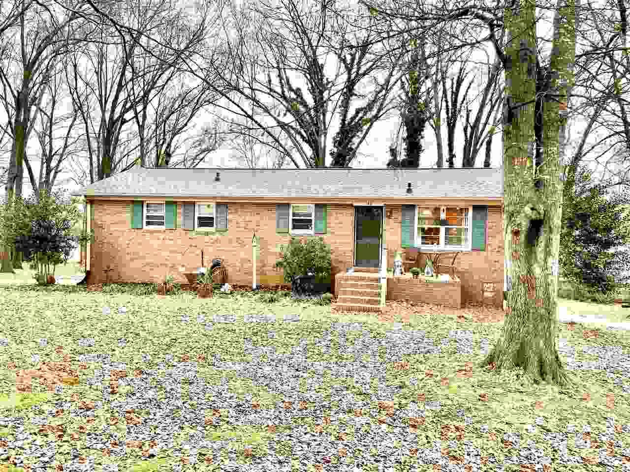 140 Oak Circle - Photo 1