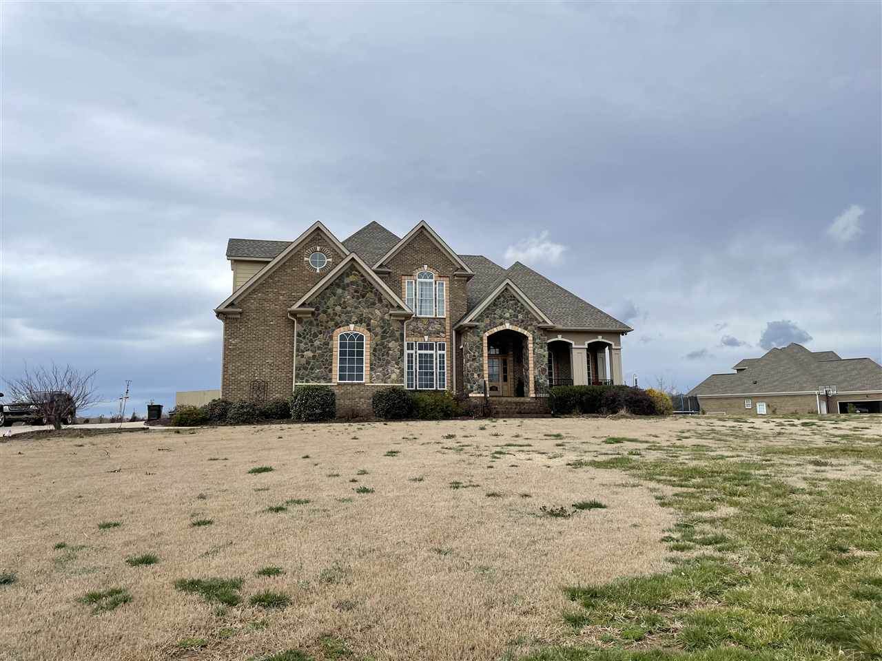 252 Thorncrest Drive - Photo 1