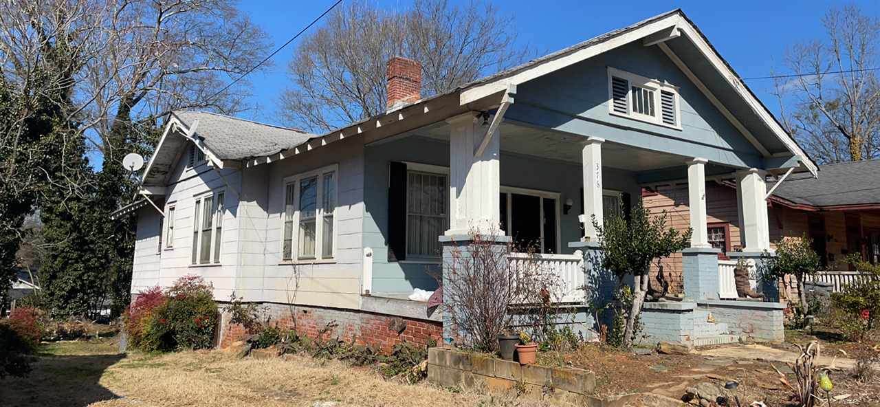 376 Saint Andrews St - Photo 1