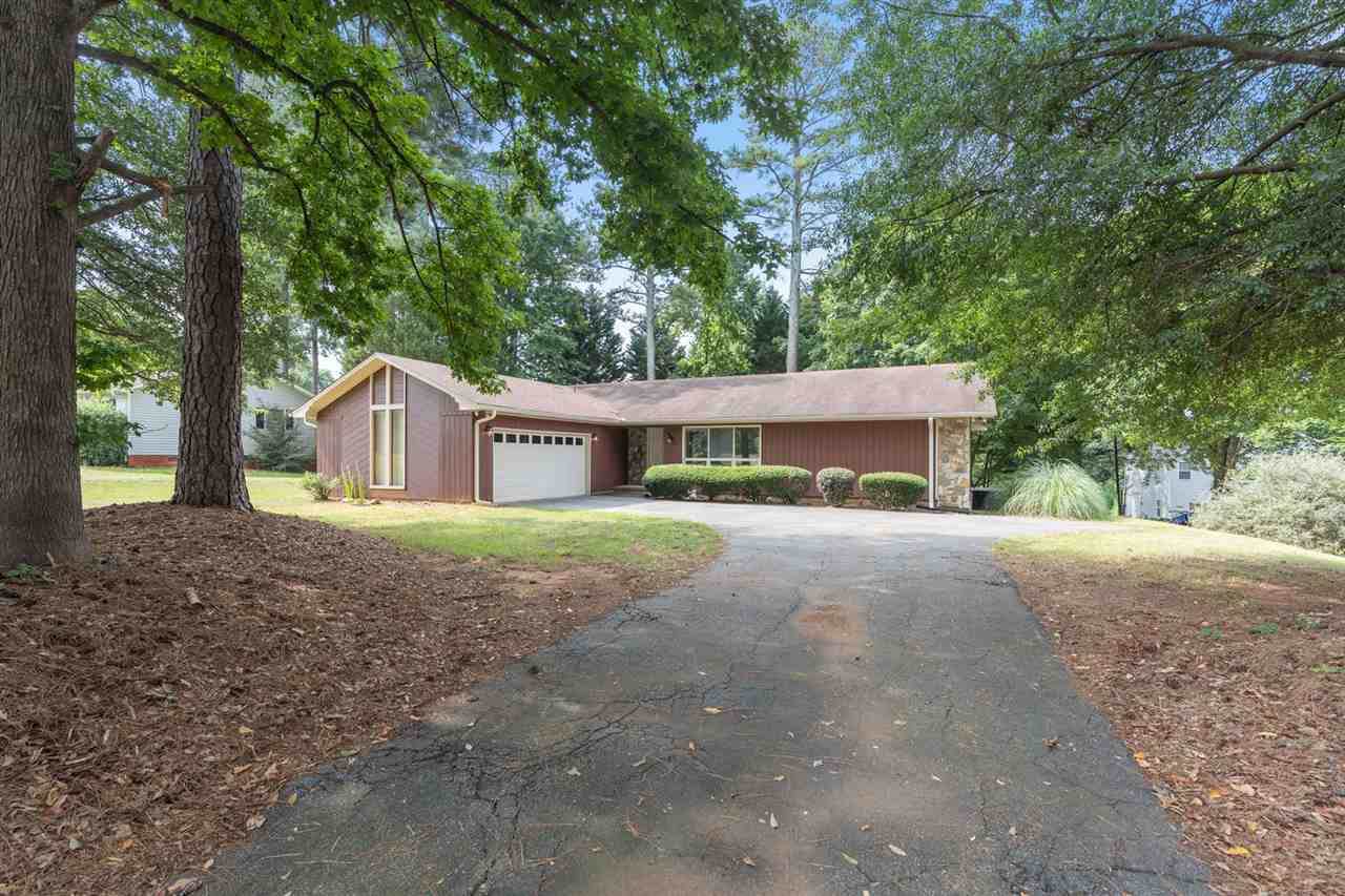 116 Woodcreek Drive - Photo 1
