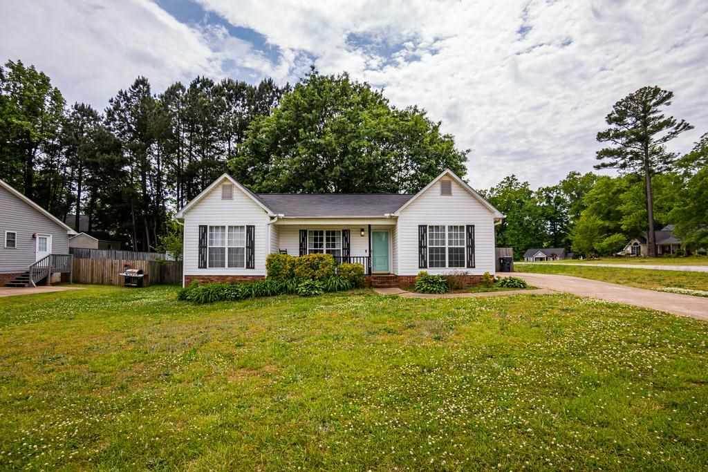 300 Myles Lane - Photo 1