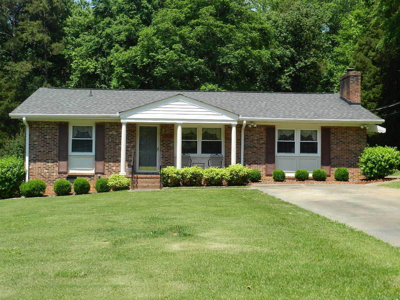135 Forest Hills Dr - Photo 1