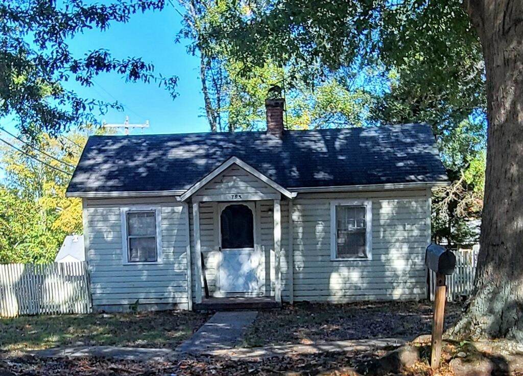795 Leonard Street - Photo 1