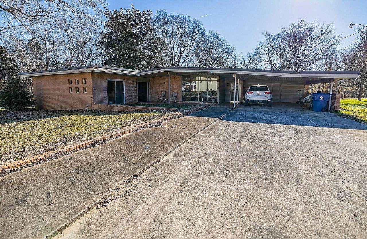 347 Mcarthur Street - Photo 1