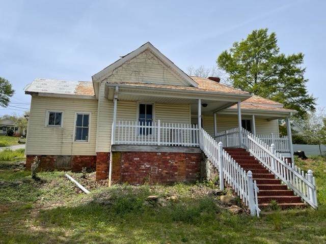 334 Howard - Photo 1