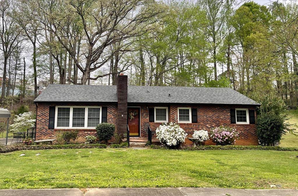 1102 Briarwood Ln - Photo 1