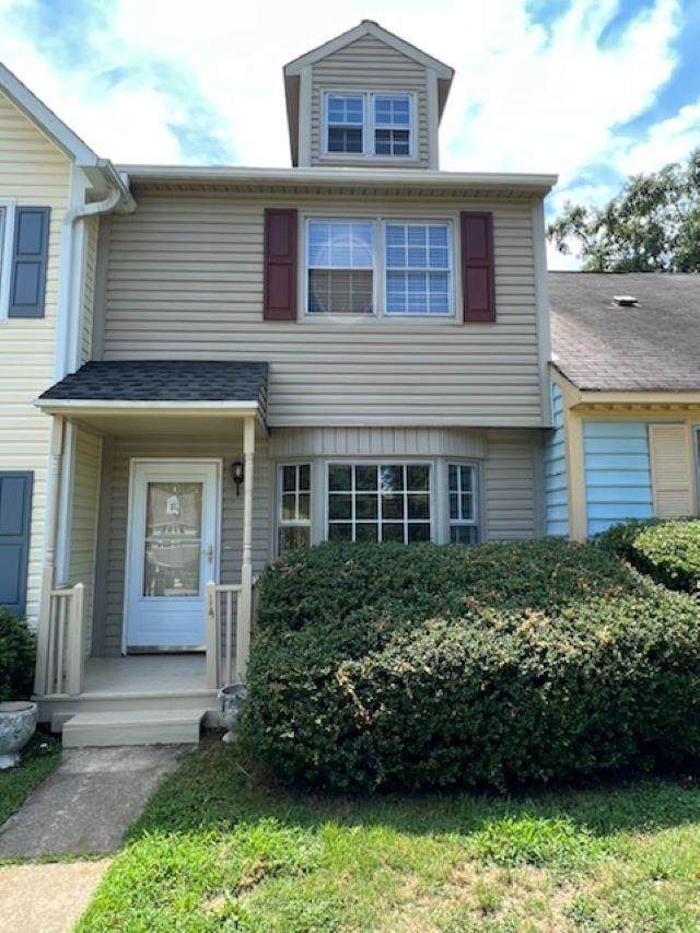 14 Hidden Springs Rd - Photo 1