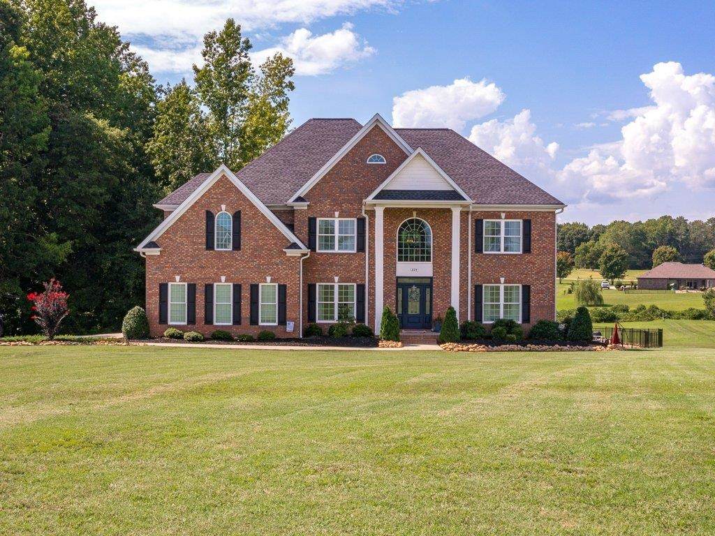 224 Thorncrest Drive - Photo 1
