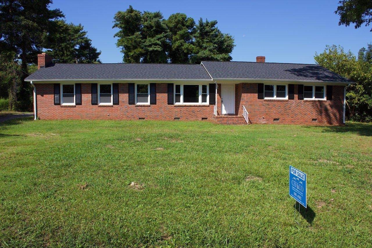 104 Madison Cir - Photo 1
