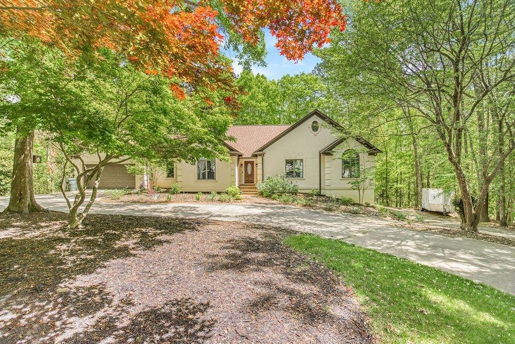 228 Muirfield Drive - Photo 1