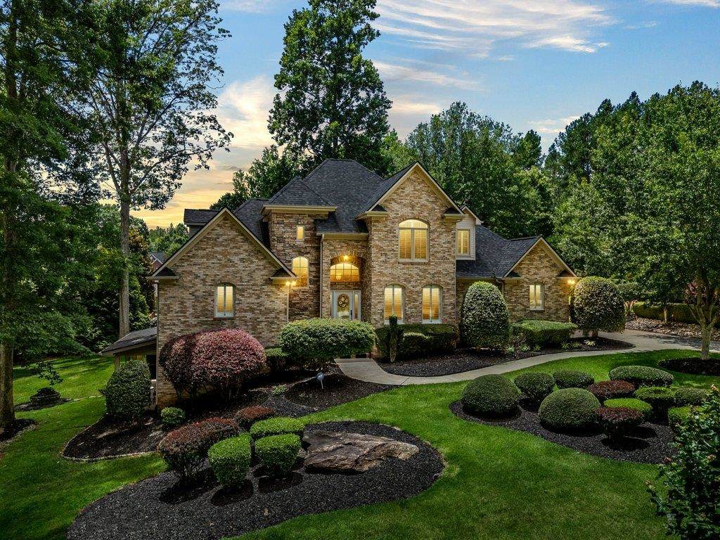 688 Mosswood Lane - Photo 1