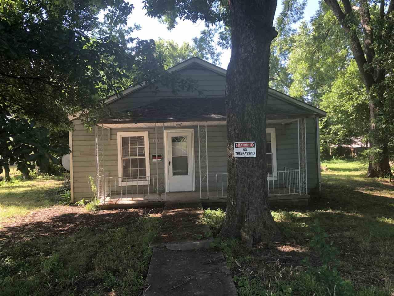 131 Law St - Photo 1