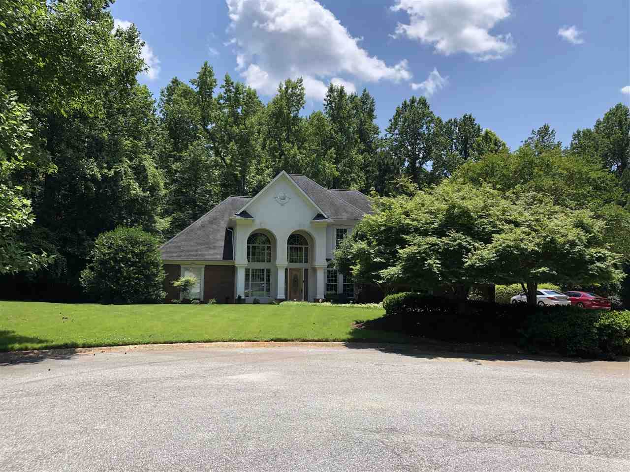 110 Bennington Dr. - Photo 1