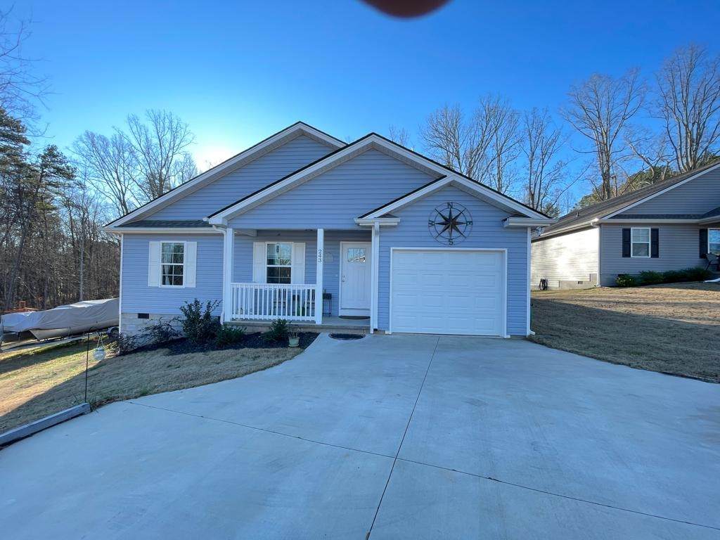 243 Settle Ave - Photo 1