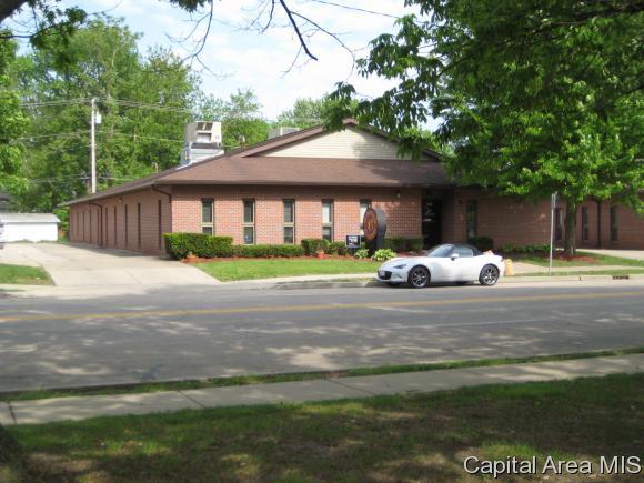 928 Spring St - Photo 1